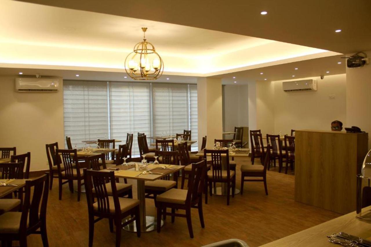 Priyo Nibash Stylish Residential Hotel Дакка Экстерьер фото
