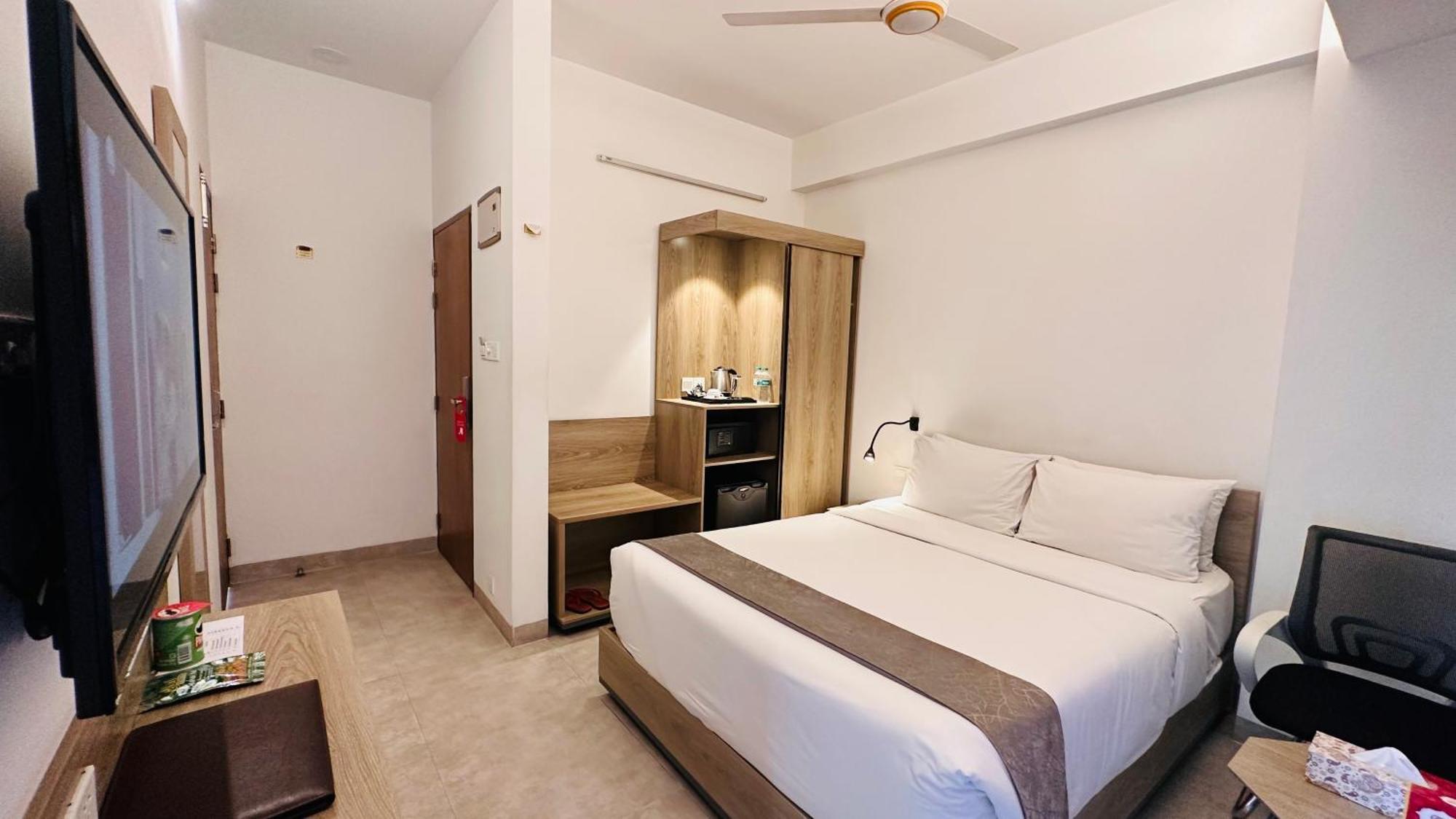 Priyo Nibash Stylish Residential Hotel Дакка Экстерьер фото
